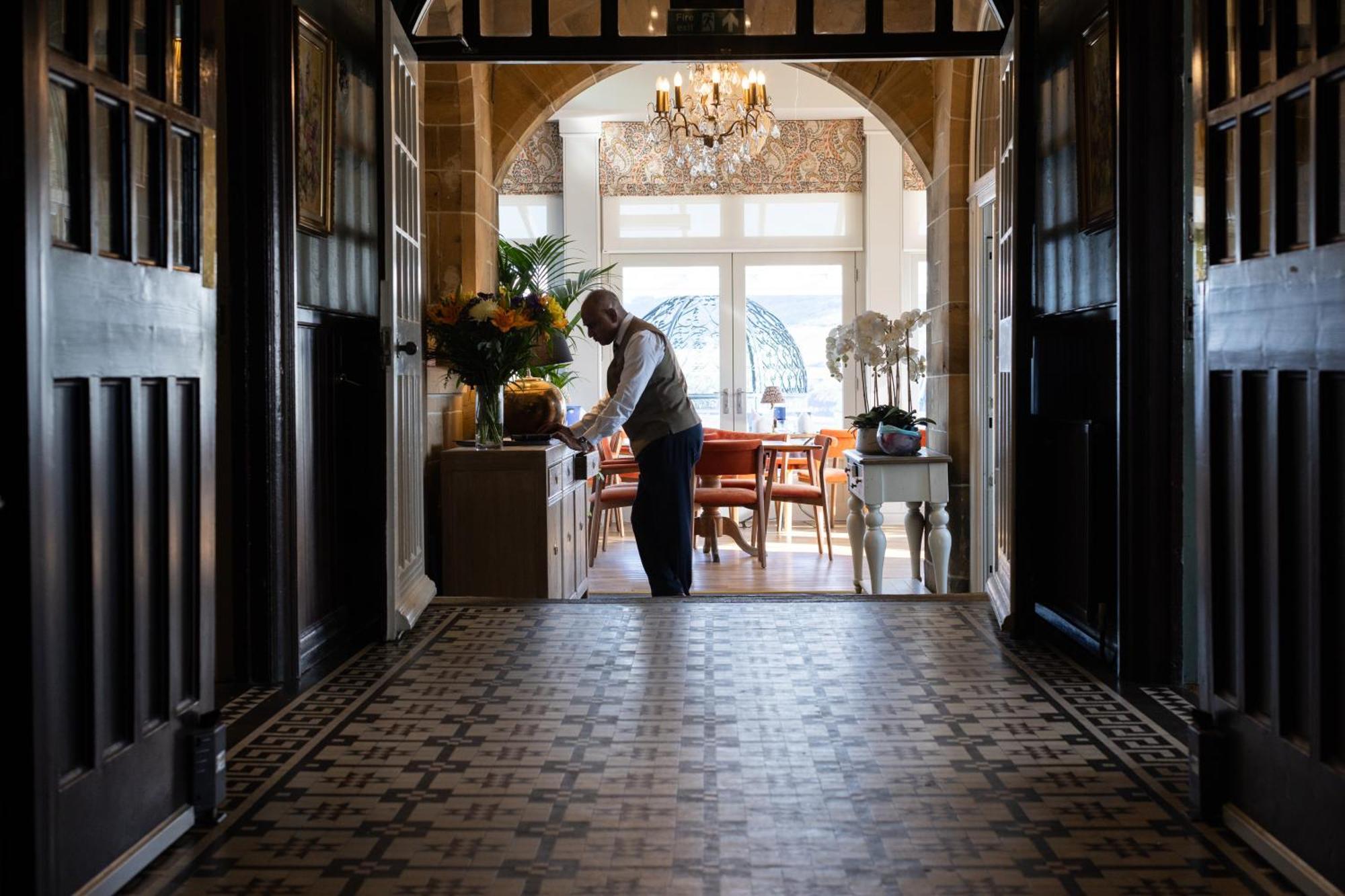 Hotel Victoria Robin Hood's Bay Exteriör bild