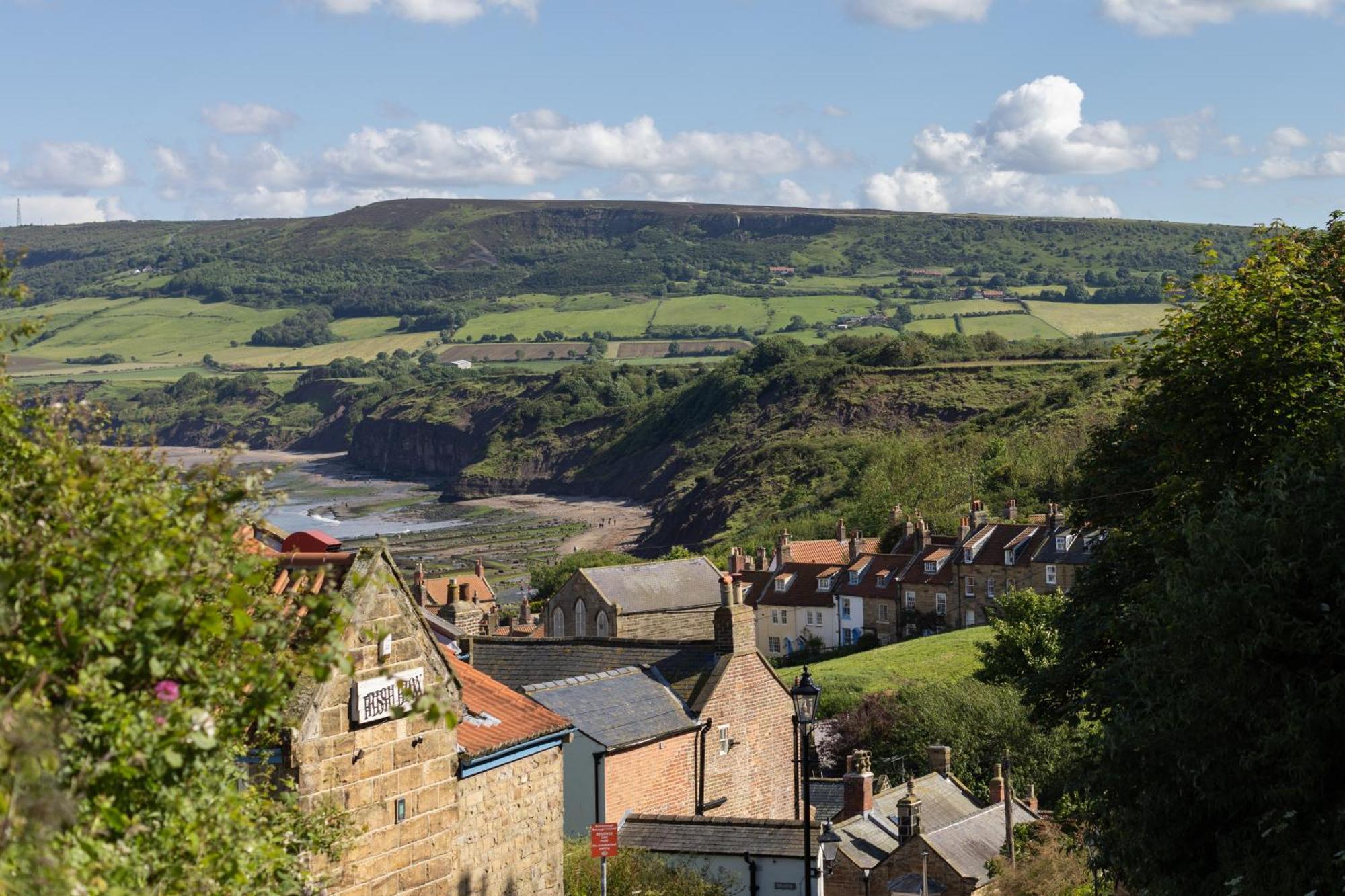 Hotel Victoria Robin Hood's Bay Exteriör bild