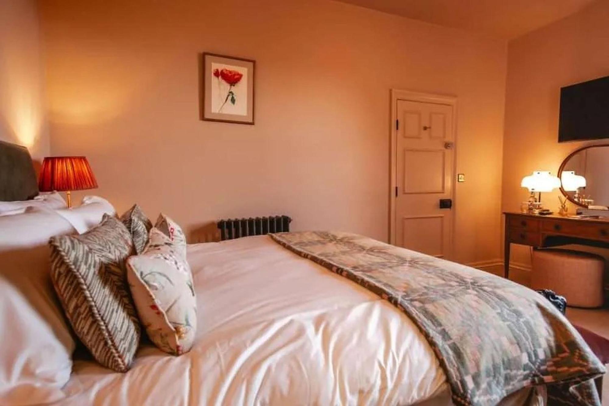 Hotel Victoria Robin Hood's Bay Exteriör bild