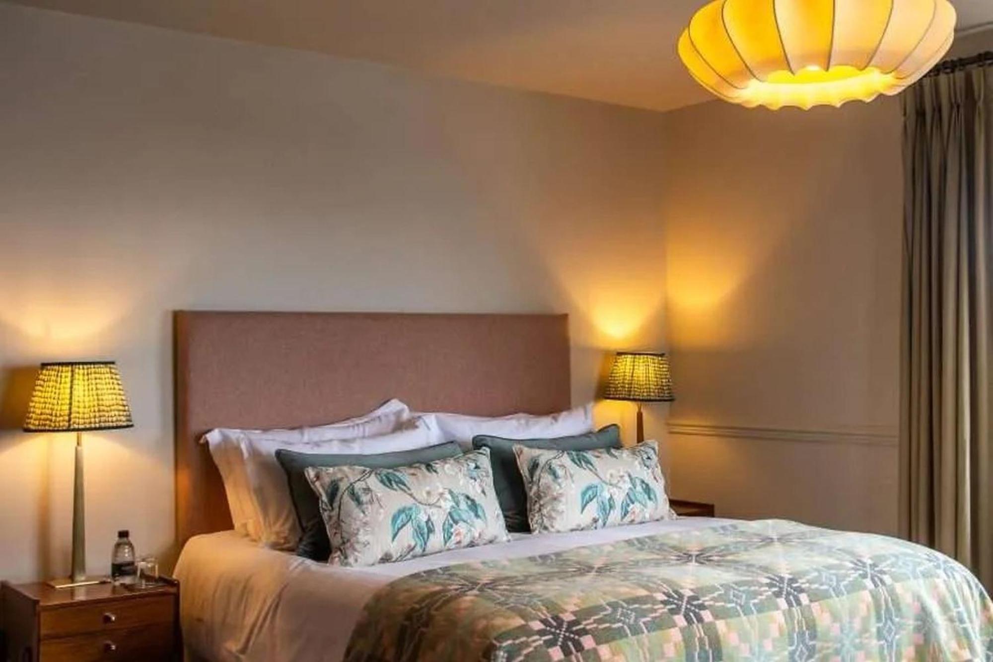 Hotel Victoria Robin Hood's Bay Exteriör bild