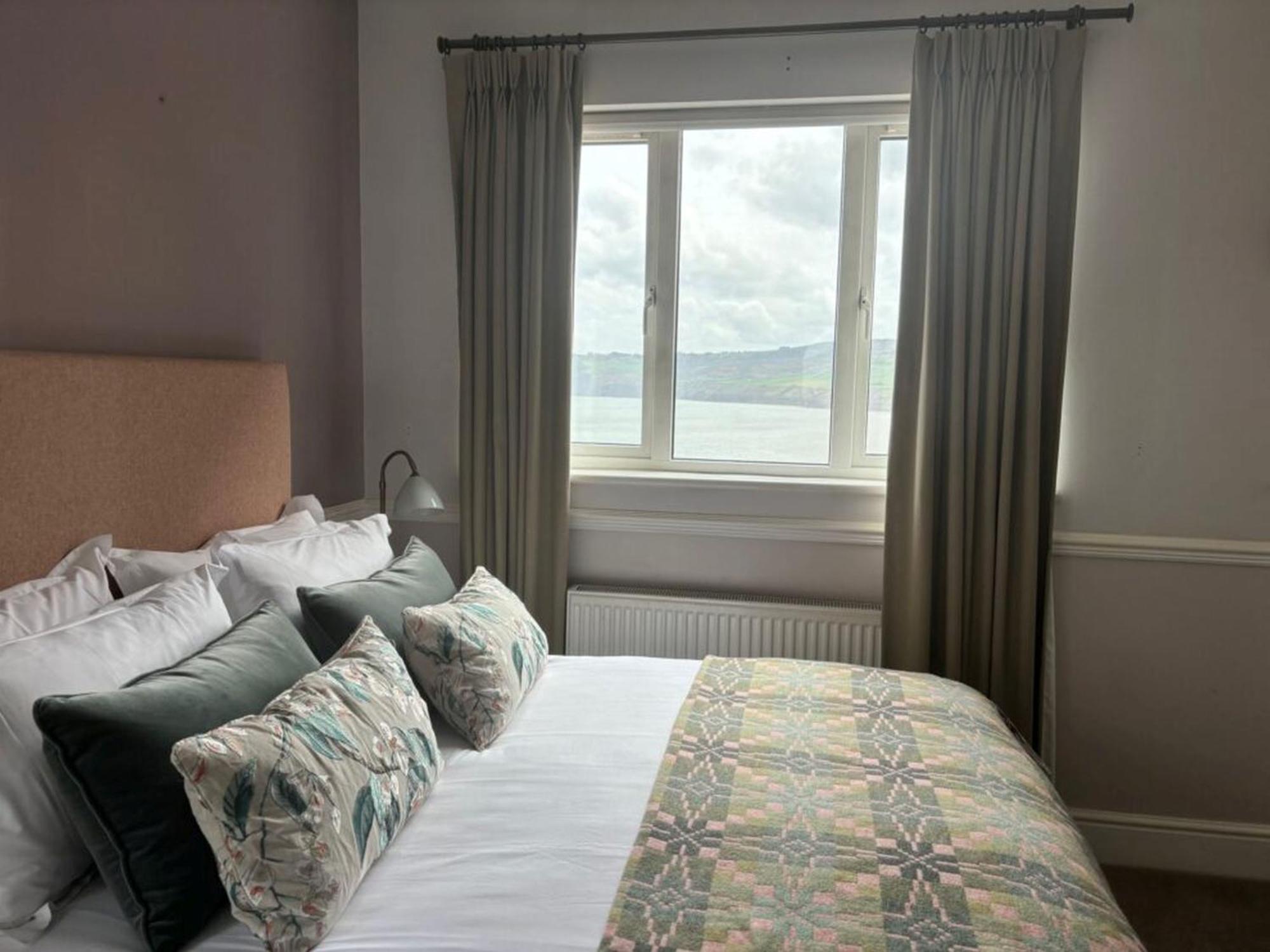 Hotel Victoria Robin Hood's Bay Exteriör bild