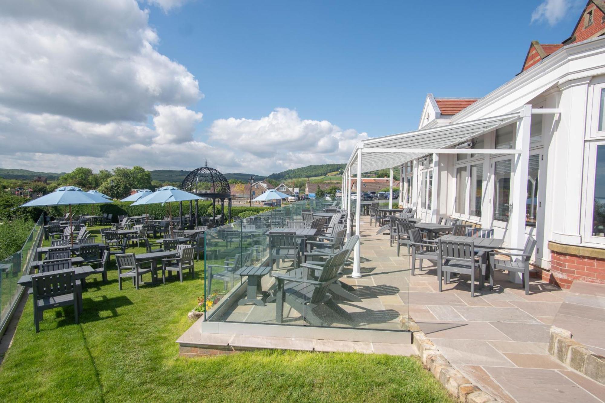 Hotel Victoria Robin Hood's Bay Exteriör bild